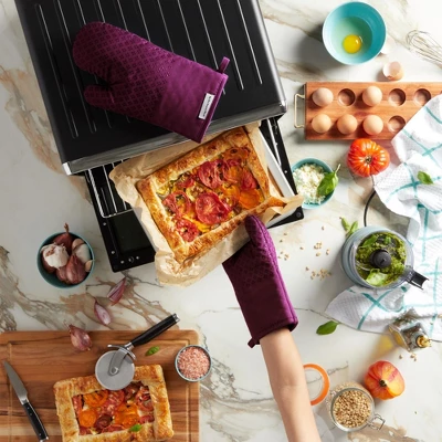 KITCHENAID Asteroid Oven Mitt 2-Pack Set, Boysenberry Purple, 7"x12.5" 6 KITCHENAID Asteroid Oven Mitt 2-Pack Set, Boysenberry Purple, 7"x12.5" - Image 4