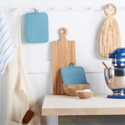 KitchenAid 2pk Silicone Ribbed Pot Holders 3 KitchenAid 2pk Silicone Ribbed Pot Holders