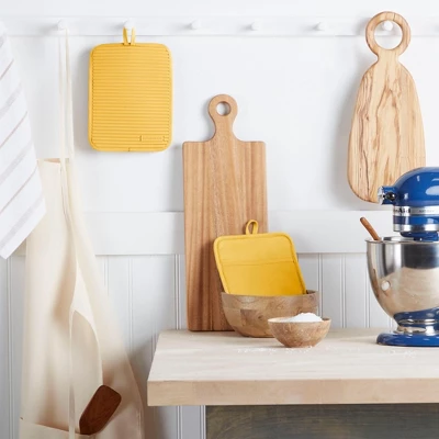 KITCHENAID Ribbed Soft Silicone Pot Holder 2-Pack Set, Orange Sorbet, 7"x9" 3 KITCHENAID Ribbed Soft Silicone Pot Holder 2-Pack Set, Orange Sorbet, 7"x9"