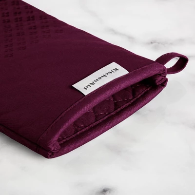 KITCHENAID Asteroid Oven Mitt 2-Pack Set, Boysenberry Purple, 7"x12.5" 4 KITCHENAID Asteroid Oven Mitt 2-Pack Set, Boysenberry Purple, 7"x12.5" - Image 2