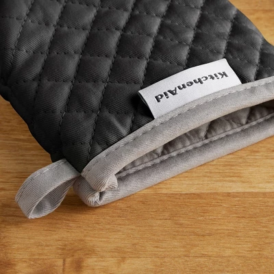 KITCHENAID Asteroid Mini Oven Mitt 2-Pack Set 4 KITCHENAID Asteroid Mini Oven Mitt 2-Pack Set - Image 2