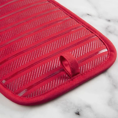 KitchenAid Albany Pot Holder 2-Pack Set, Passion Red, 7"x10" 5 KitchenAid Albany Pot Holder 2-Pack Set, Passion Red, 7"x10" - Image 3