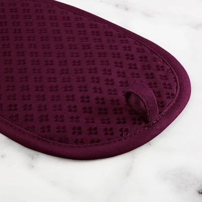 KitchenAid Asteroid Oval Pot Holder 2-Pack Set, Boysenberry Purple, 6.5"x10" 5 KitchenAid Asteroid Oval Pot Holder 2-Pack Set, Boysenberry Purple, 6.5"x10" - Image 3