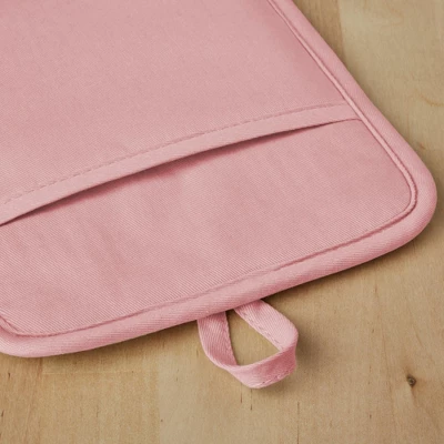 KITCHENAID Ribbed Soft Silicone Pot Holder 2-Pack Set, Dried Rose, 7"x9" 4 KITCHENAID Ribbed Soft Silicone Pot Holder 2-Pack Set, Dried Rose, 7"x9" - Image 2