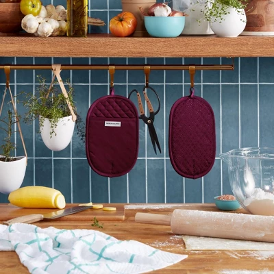 KitchenAid Asteroid Oval Pot Holder 2-Pack Set, Boysenberry Purple, 6.5"x10" 3 KitchenAid Asteroid Oval Pot Holder 2-Pack Set, Boysenberry Purple, 6.5"x10"