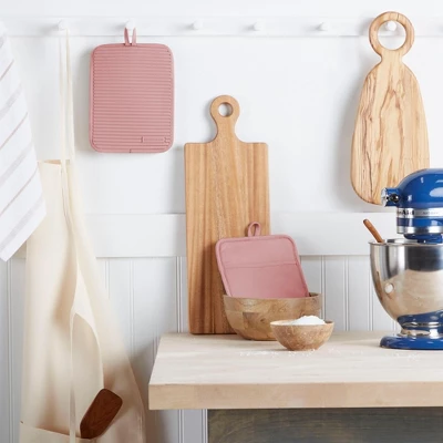 KITCHENAID Ribbed Soft Silicone Pot Holder 2-Pack Set, Dried Rose, 7"x9" 3 KITCHENAID Ribbed Soft Silicone Pot Holder 2-Pack Set, Dried Rose, 7"x9"